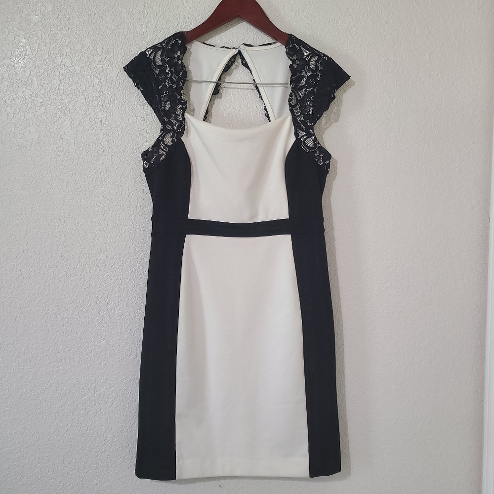 Nicole Miller Black and Ivory midi lace dress Size M